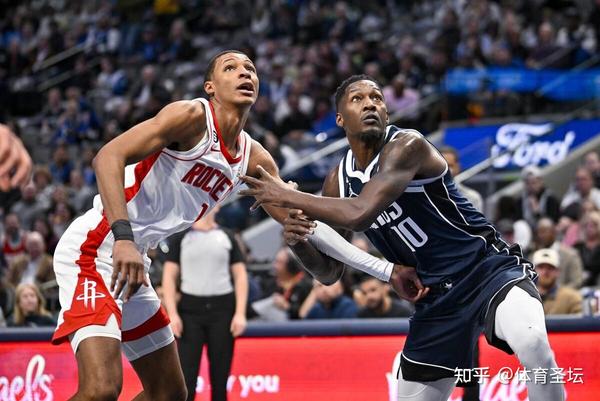 虎扑- 莱万多夫斯基双标 