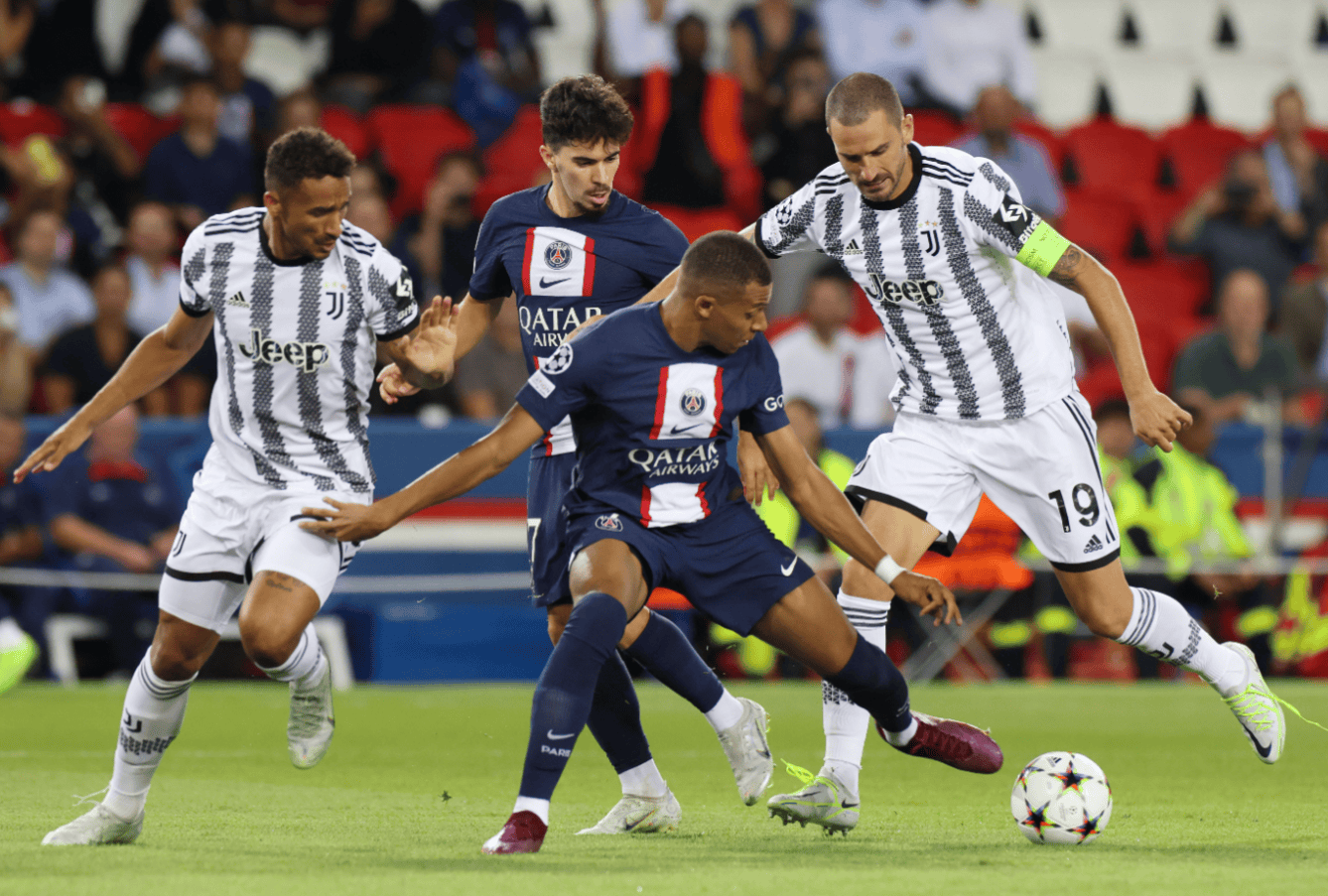 虎扑篮球-Doinb在巴黎圣日耳曼比赛中回归赛场，惊险取胜引发热议！的简单介绍